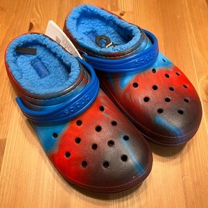 CROCS size J5 red/blue lined